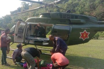 हेलिकप्टरबाट एक सुत्केरीको उद्धार